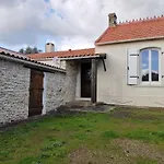 펜션 Maison 8 Couchages Avec Piscine Privee A Saint-benoit-sur-mer - Fr-1-194-355 *