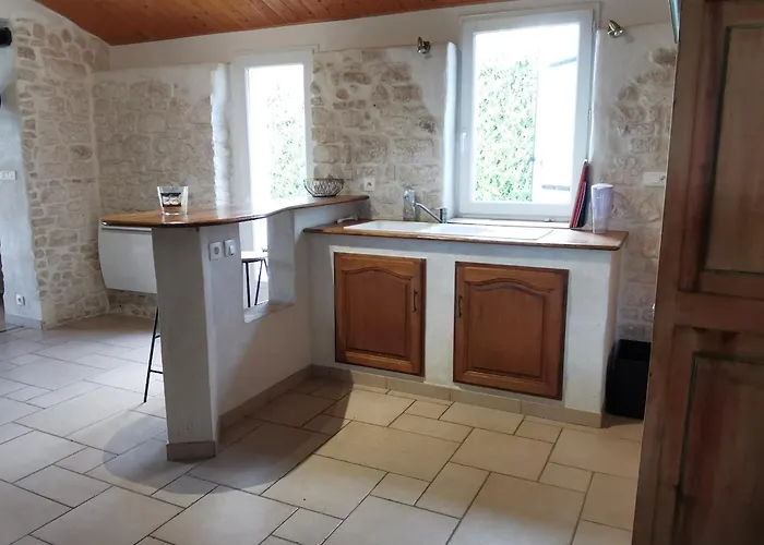 Maison 8 Couchages Avec Piscine Privee A Saint-benoit-sur-mer - Fr-1-194-355 *