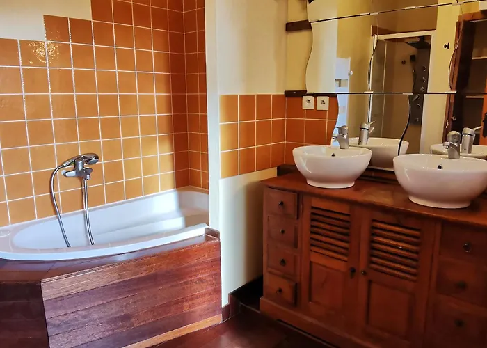 Maison 8 Couchages Avec Piscine Privee A Saint-benoit-sur-mer - Fr-1-194-355