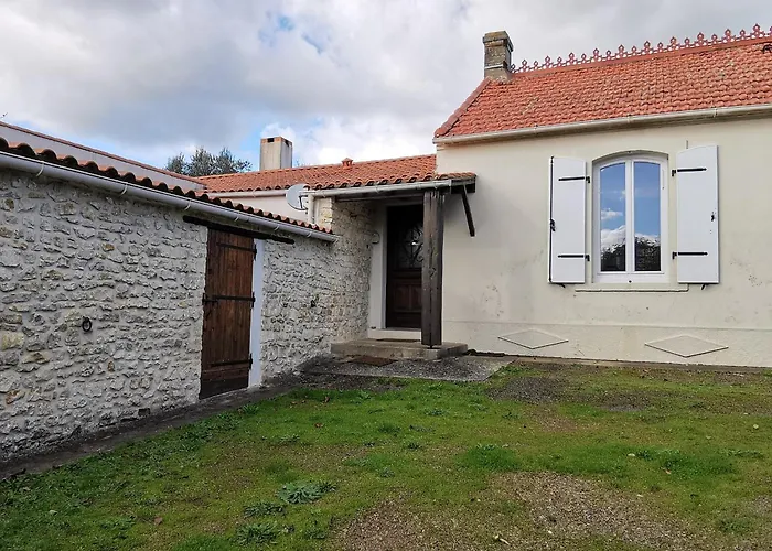 Ferienhaus Maison 8 Couchages Avec Piscine Privee A Saint-benoit-sur-mer - Fr-1-194-355 *